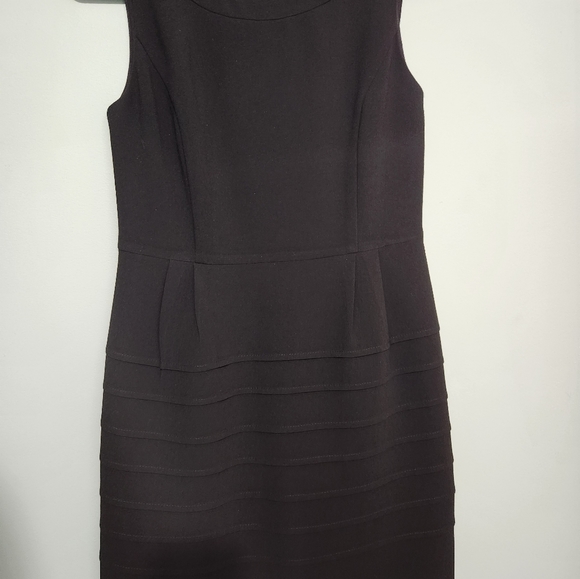 LOFT Petite Sleeveless Black Dress. Womens Size 8P - Picture 1 of 5